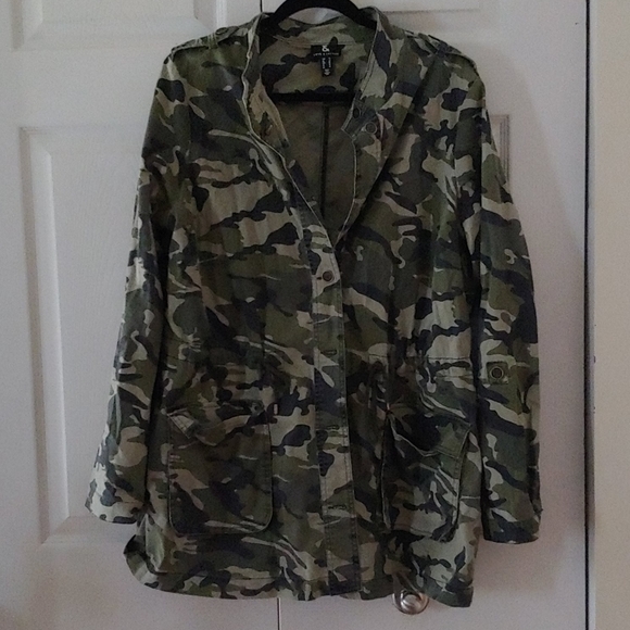 NWOT Love & Legend Camo Jacket - Picture 1 of 7